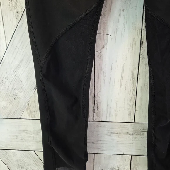 Nike Women's Black Leggings with White Swoosh - Picture 5 of 12